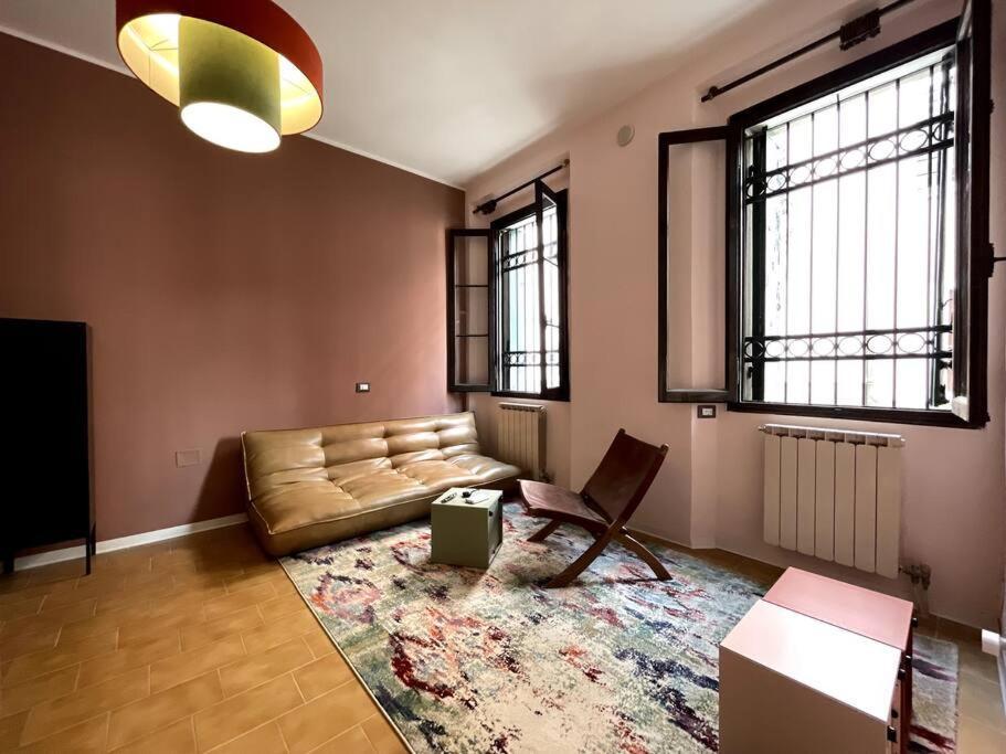 Venetian pink apartment in Dorsoduro Buitenkant foto