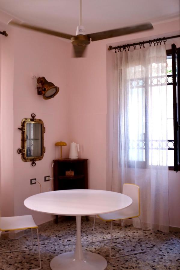 Venetian pink apartment in Dorsoduro Buitenkant foto