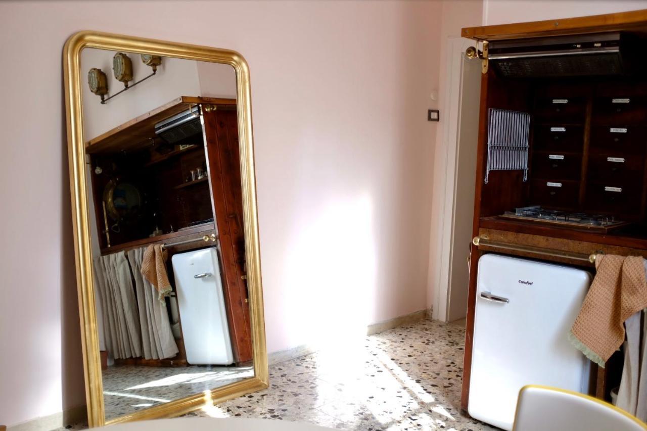 Venetian pink apartment in Dorsoduro Buitenkant foto